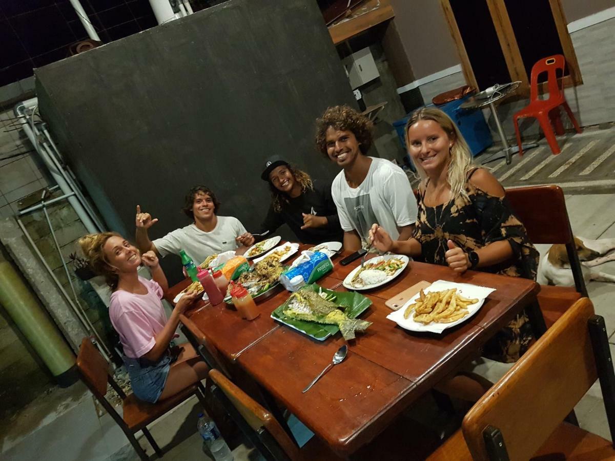 Готель Oseda Nias Surf House Hilibotodane Екстер'єр фото