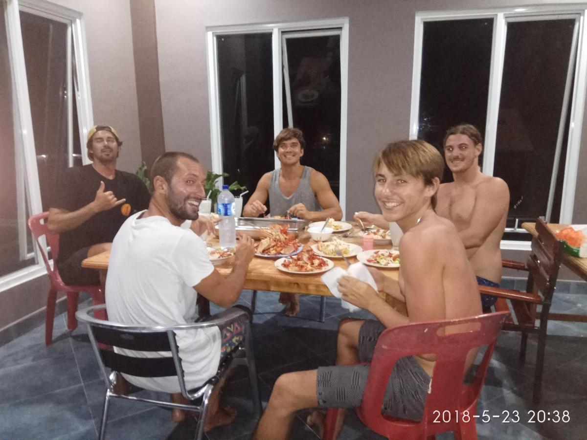 Готель Oseda Nias Surf House Hilibotodane Екстер'єр фото