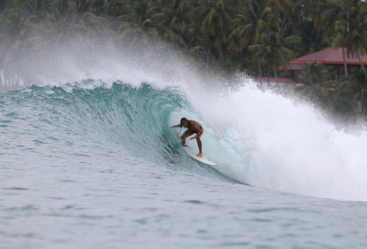 Готель Oseda Nias Surf House Hilibotodane Екстер'єр фото