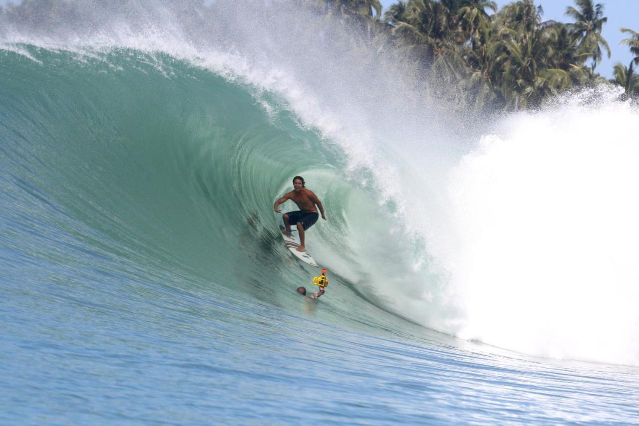 Готель Oseda Nias Surf House Hilibotodane Екстер'єр фото