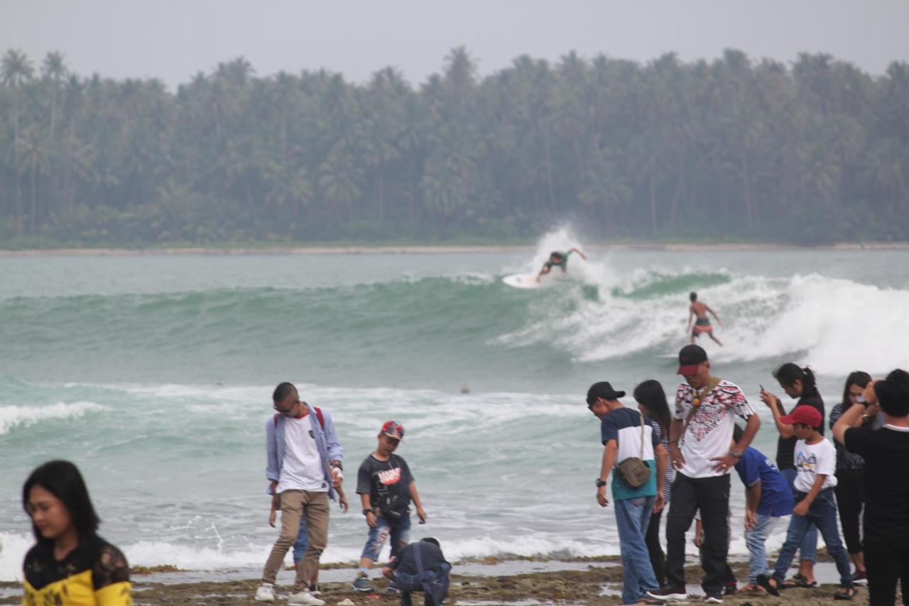 Готель Oseda Nias Surf House Hilibotodane Екстер'єр фото