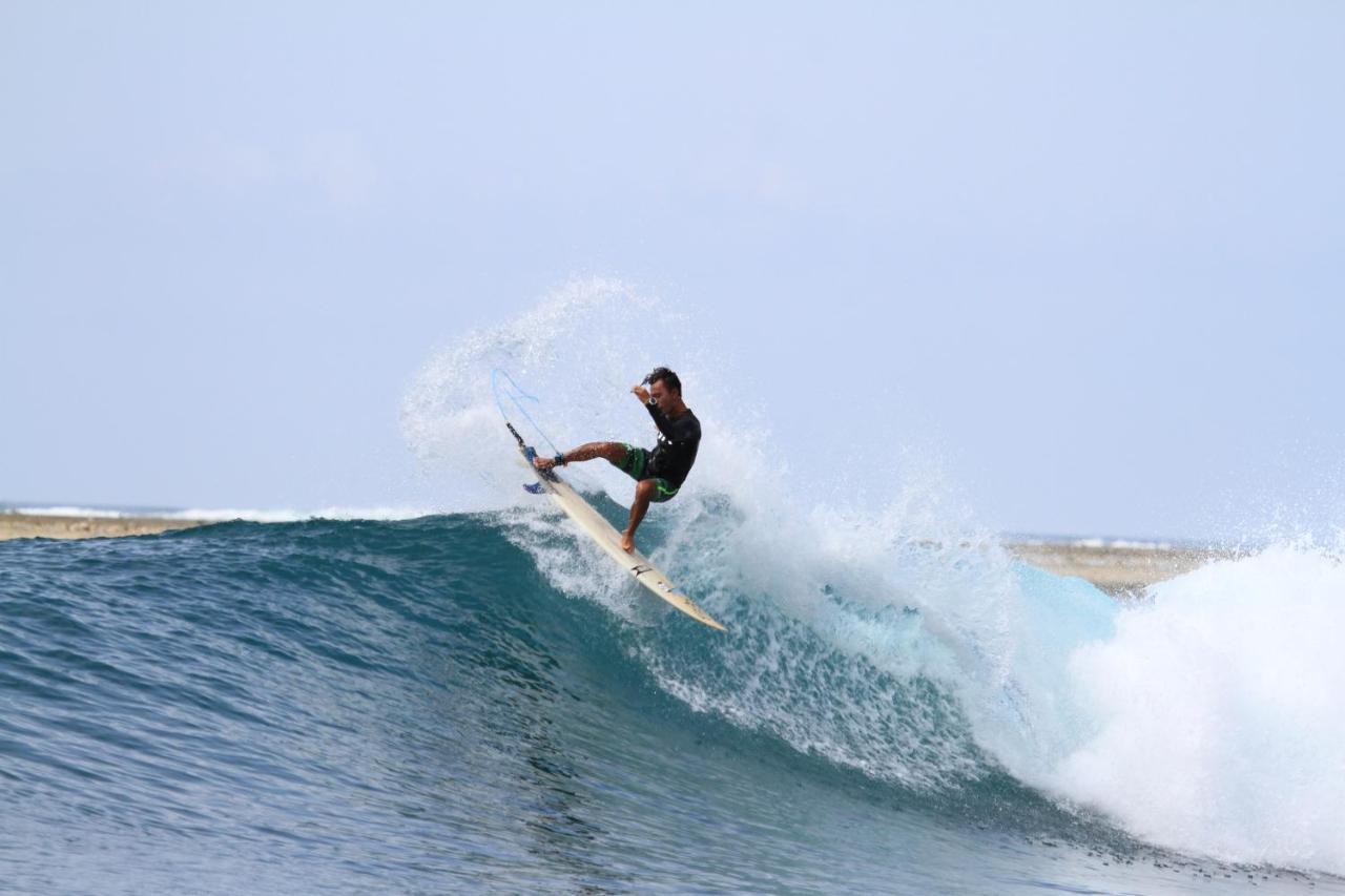 Готель Oseda Nias Surf House Hilibotodane Екстер'єр фото